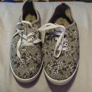 Floral print slip shoes size 9